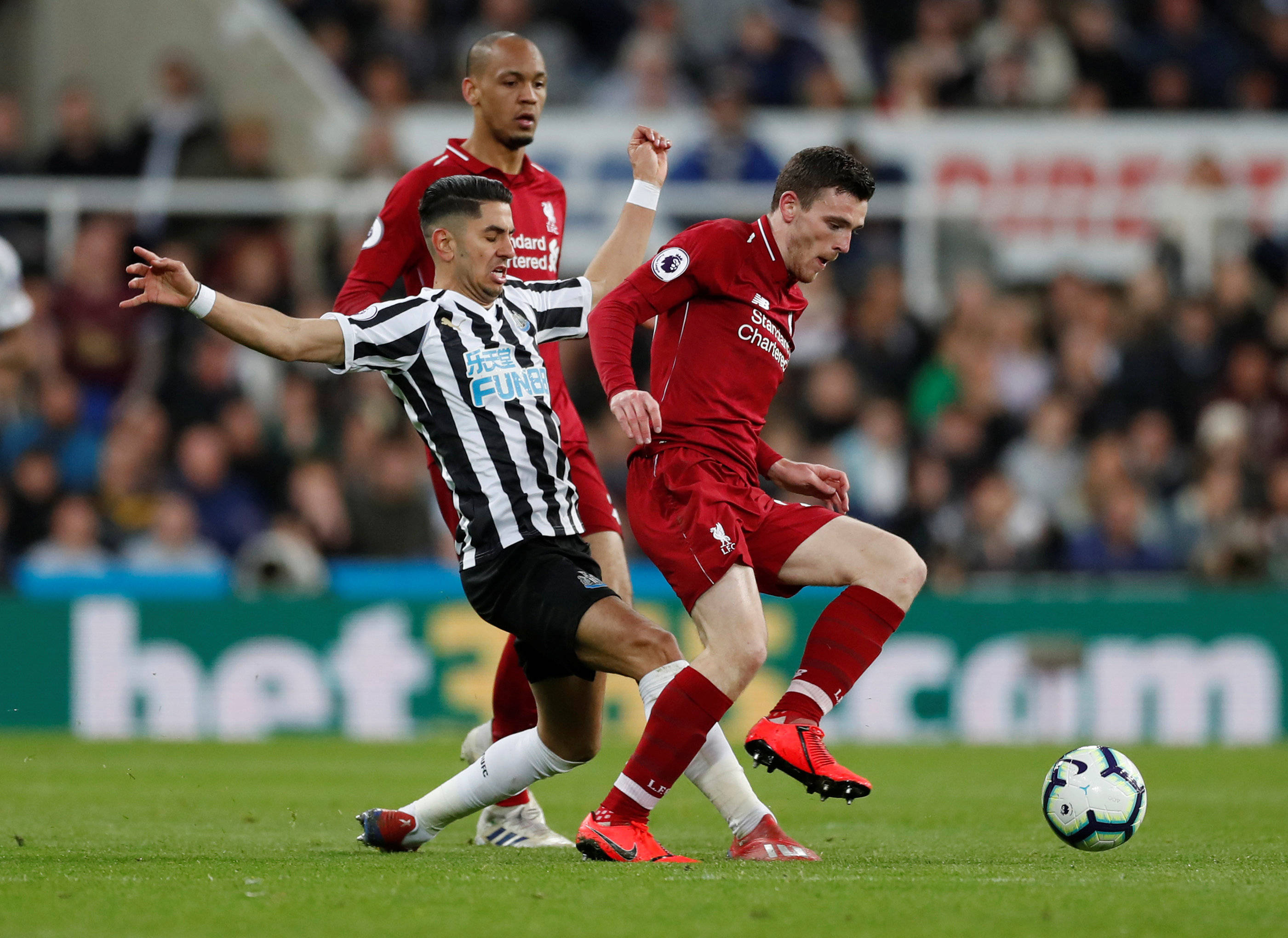 造访迈阿密国际，特雷泽盖晒与梅西合影：毋庸置疑的第一人